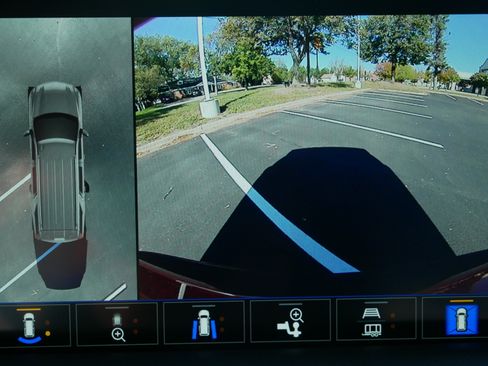 Used 2024 Chevrolet Tahoe Z71 w/ Off-Road Capability Package image 27