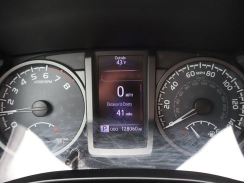Used 2019 Toyota Tacoma TRD Off-Road AWD/4WD image 35