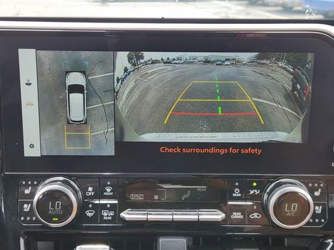 Certified 2024 Toyota Highlander Platinum AWD/4WD image 14