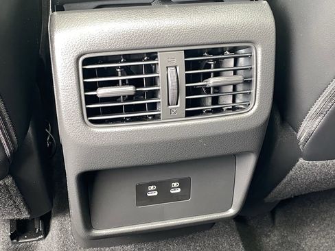 Certified 2024 Nissan Rogue Platinum FWD image 15