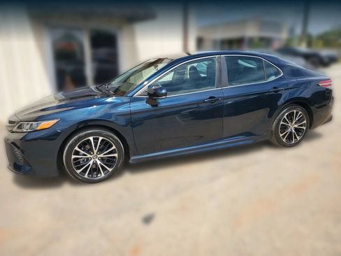 Used 2018 Toyota Camry SE w/ Convenience Package FWD image 7