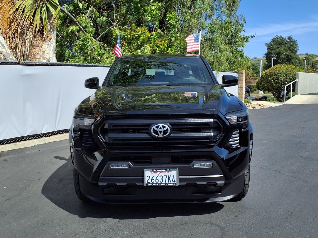 Certified 2025 Toyota Tacoma SR5 AWD/4WD image 2