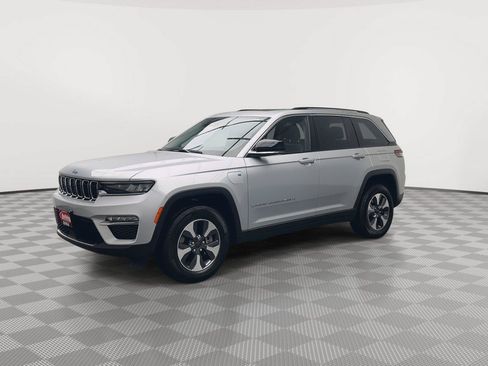 Used 2023 Jeep Grand Cherokee 4WD 4xe image 37