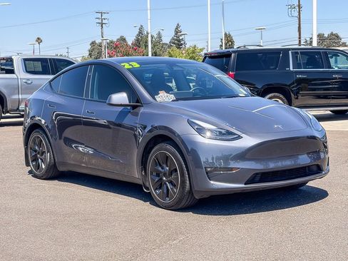 Used 2023 Tesla Model Y 2WD image 5