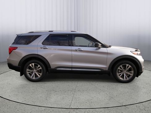 Used 2020 Ford Explorer Platinum w/ Premium Technology Package image 32