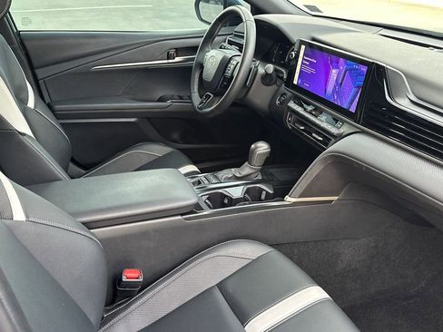 Used 2025 Toyota Camry SE w/ Multimedia Upgrade Package FWD image 7