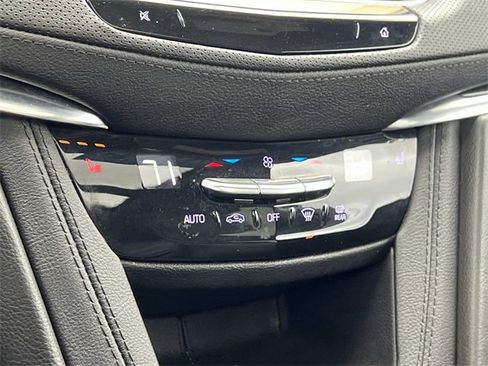 Certified 2022 Cadillac XT5 Premium Luxury image 22