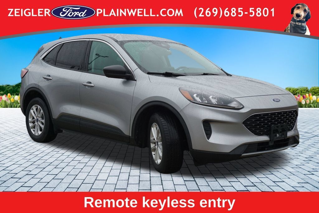 Used 2022 Ford Escape SE w/ Cold Weather Package FWD image 7