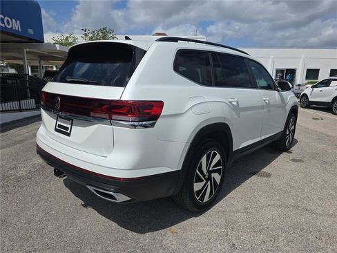 New 2026 Volkswagen Atlas SE image 3