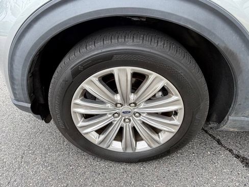 Used 2020 Ford Explorer Limited w/ Class III Trailer Tow Package AWD/4WD image 13