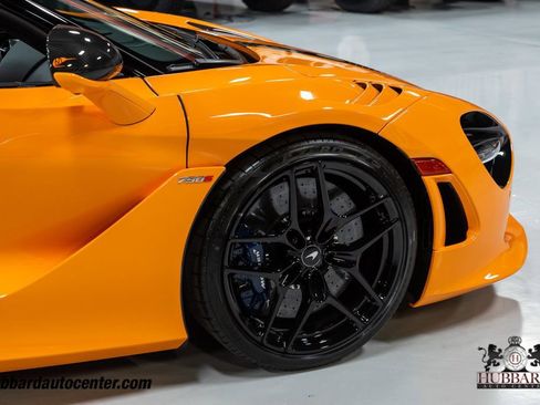 Used 2024 McLaren 750S Spider image 39