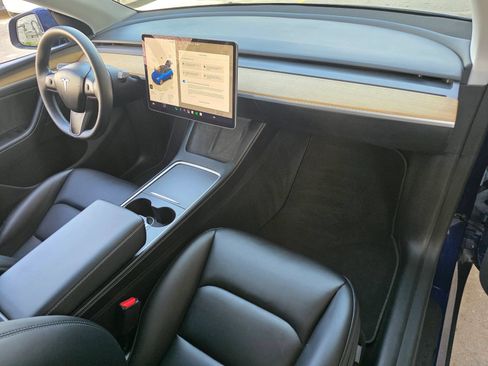 Used 2023 Tesla Model Y Long Range AWD/4WD image 26