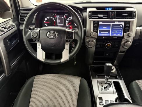 Used 2021 Toyota 4Runner SR5 AWD/4WD image 31