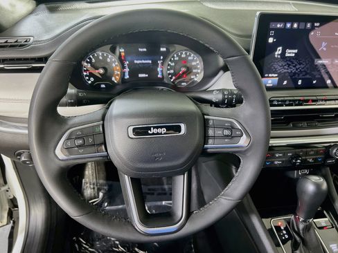 Used 2023 Jeep Compass Limited AWD/4WD image 11