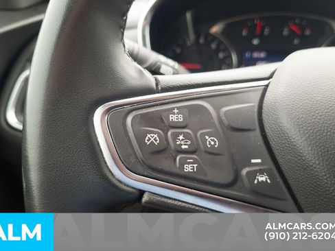 Used 2024 Chevrolet Equinox LT FWD image 32
