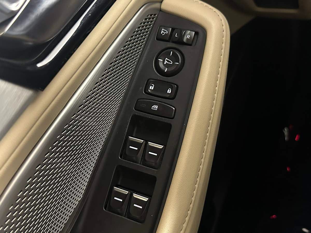 Used 2022 Acura MDX w/ Technology Package AWD/4WD image 48
