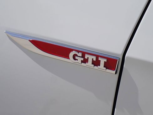 Used 2019 Volkswagen GTI SE FWD image 5