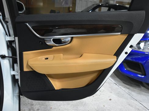 Used 2017 Volvo S90 T6 Momentum w/ Vision Package image 44