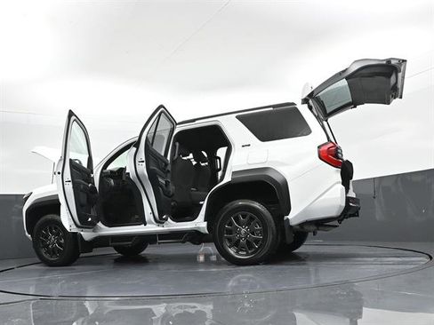 Used 2025 Toyota 4Runner SR5 AWD/4WD image 49