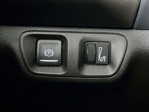 Used 2020 GMC Acadia SLE w/ Driver Convenience Package image 10