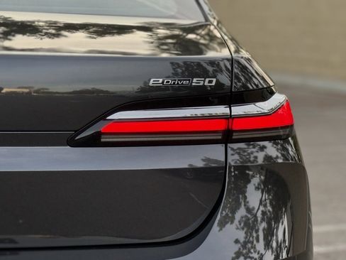 Used 2025 BMW i7 eDrive50 image 14