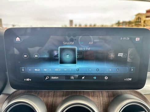 Used 2021 Mercedes-Benz GLC 300 image 5