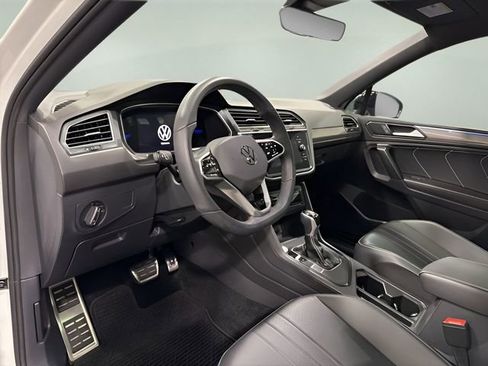 Used 2024 Volkswagen Tiguan SE R-Line FWD image 10