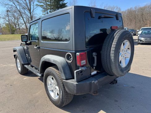 Used 2012 Jeep Wrangler Sport w/ Connectivity Group image 3