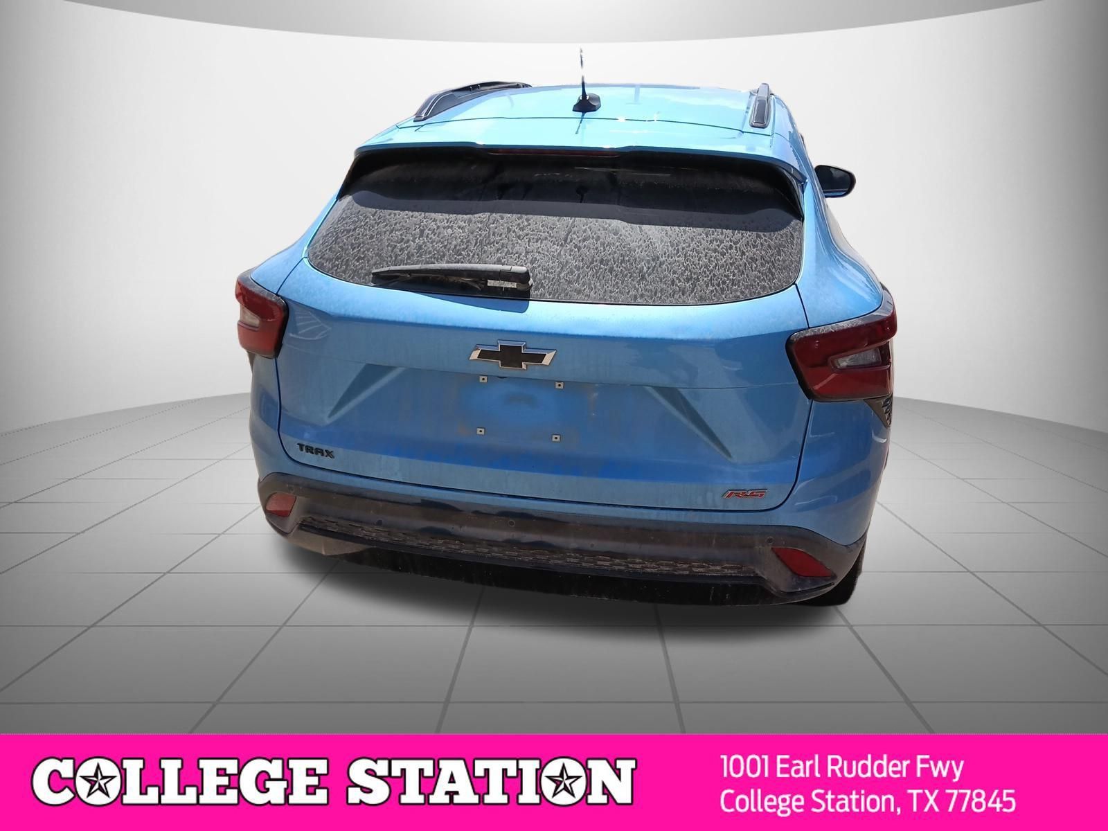 Used 2025 Chevrolet Trax RS FWD image 3