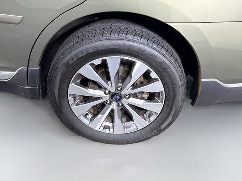 Used 2017 Subaru Outback 2.5i Touring image 38