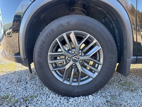 Used 2023 Nissan Rogue S image 13