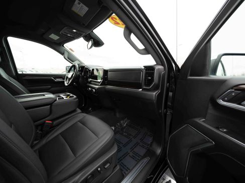 Used 2023 GMC Sierra 1500 SLT image 25