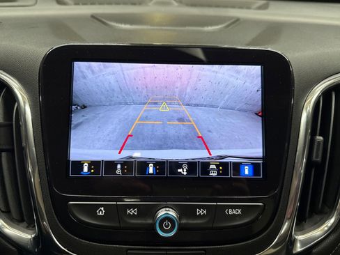 Used 2023 Chevrolet Equinox Premier image 14