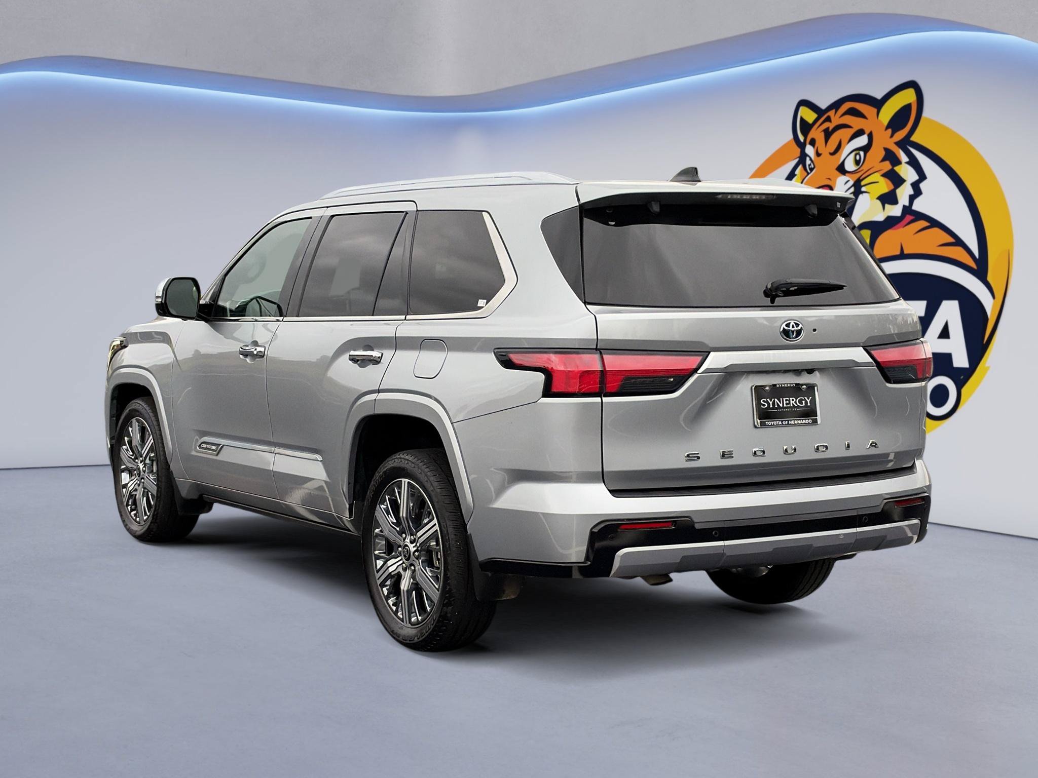 Used 2023 Toyota Sequoia Capstone AWD/4WD image 8