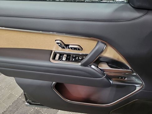 New 2026 Land Rover Range Rover SV AWD/4WD image 14