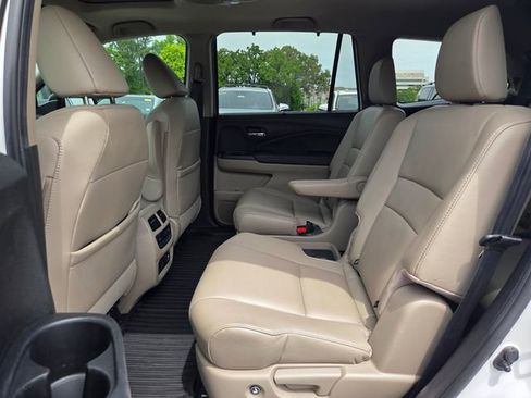 Used 2021 Honda Pilot Touring image 13