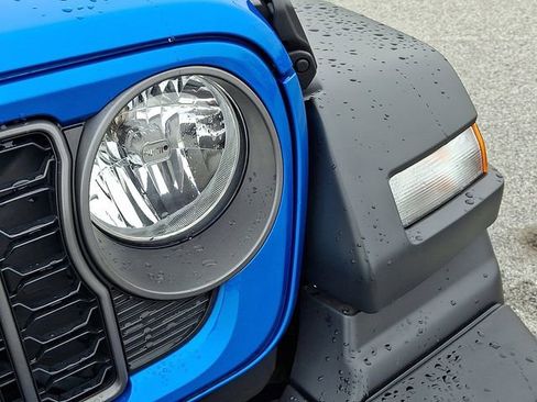 Used 2025 Jeep Wrangler Unlimited Sport AWD/4WD image 13