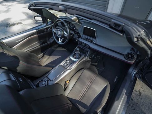 Used 2016 MAZDA MX-5 Miata Club image 22
