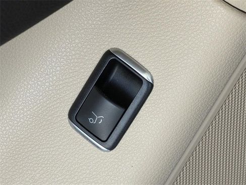 Used 2017 Mercedes-Benz GLS 450 4MATIC image 47