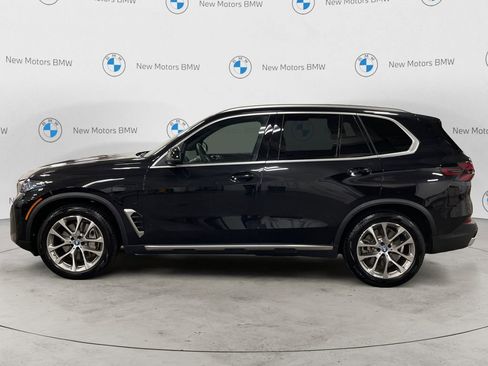 Used 2025 BMW X5 xDrive50e w/ Parking Assistance Package image 2