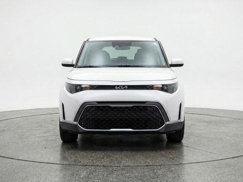 Used 2025 Kia Soul LX w/ LX Technology Package image 2