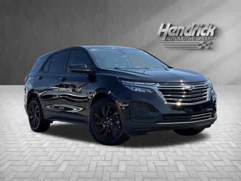 Used 2024 Chevrolet Equinox LS w/ LS Convenience Package FWD image 2