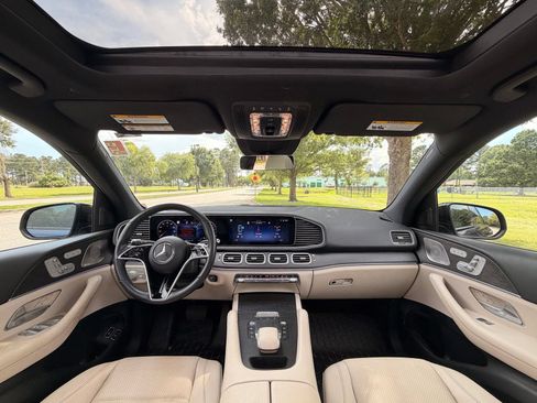 Used 2024 Mercedes-Benz GLE 450e 4MATIC image 2