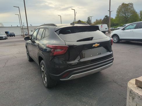 Used 2024 Chevrolet Trax LT w/ Driver Confidence Package image 6