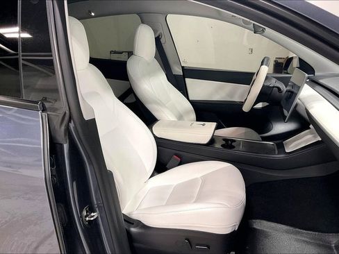 Used 2022 Tesla Model Y Performance image 10