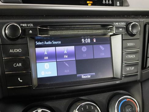 Used 2017 Toyota RAV4 LE FWD image 28
