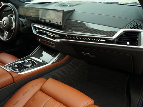 Used 2024 BMW X7 M60i image 5