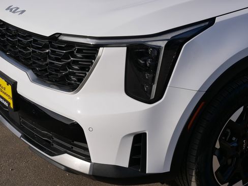 Certified 2025 Kia Sorento S w/ Panoramic Sunroof Package image 16