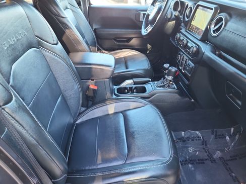 Used 2022 Jeep Wrangler Unlimited Sahara w/ Cold Weather Group image 3