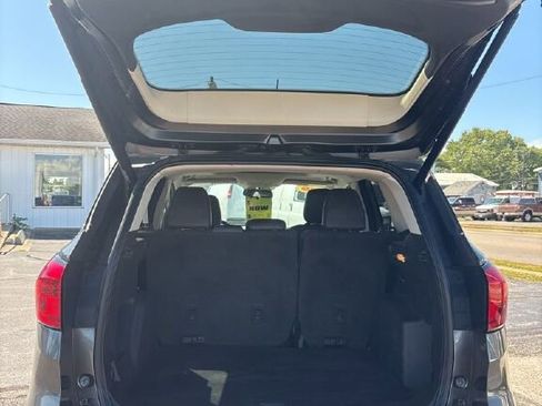 Used 2019 Ford Escape SEL image 15